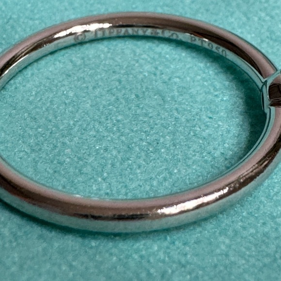 Tiffany & Co. Bezet Platinum Diamond Ring - Picture 5 of 6